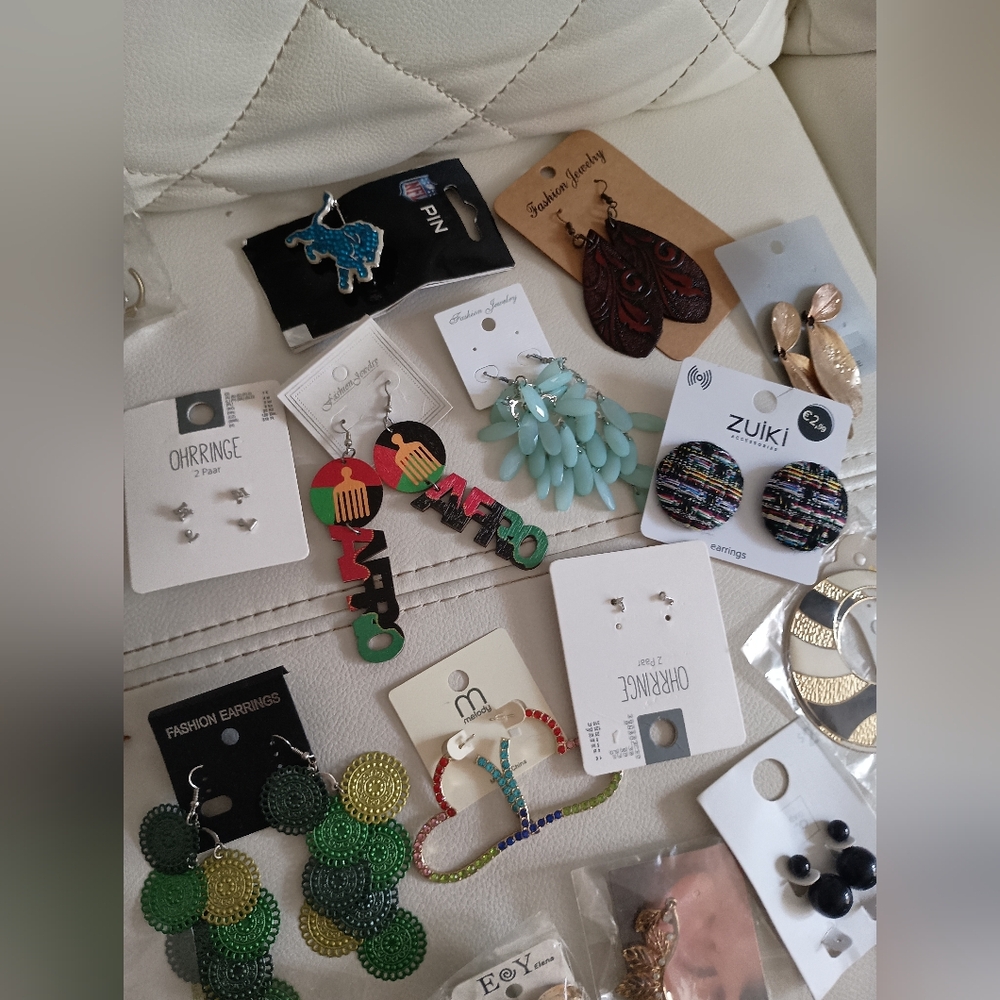 New Earings Bundle - Picture 16 of 16